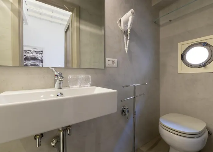 Ponte Vecchio's Nest Apartament *
