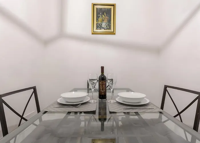 Apartament Ponte Vecchio's Nest Florencja