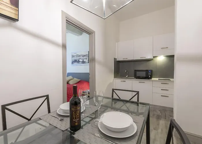 Ponte Vecchio's Nest *