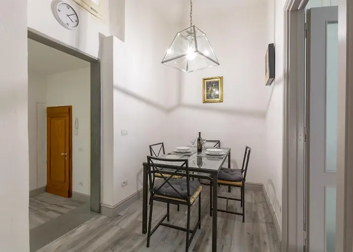 Ponte Vecchio's Nest