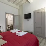 Ponte Vecchio's Nest Διαμέρισμα