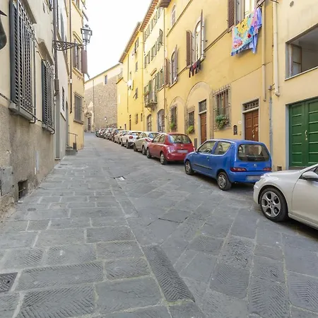 Ponte Vecchio's Nest Φλωρεντία