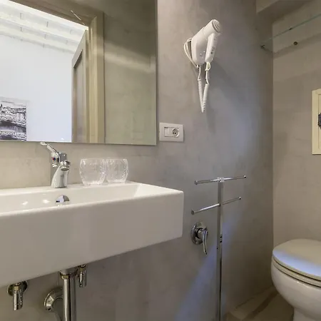 Ponte Vecchio's Nest Apartament *